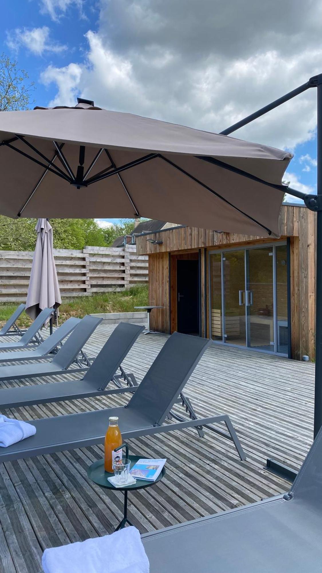 Domaine De L'Epau Eco-Resort Yvré-lʼÉvêque Exterior foto